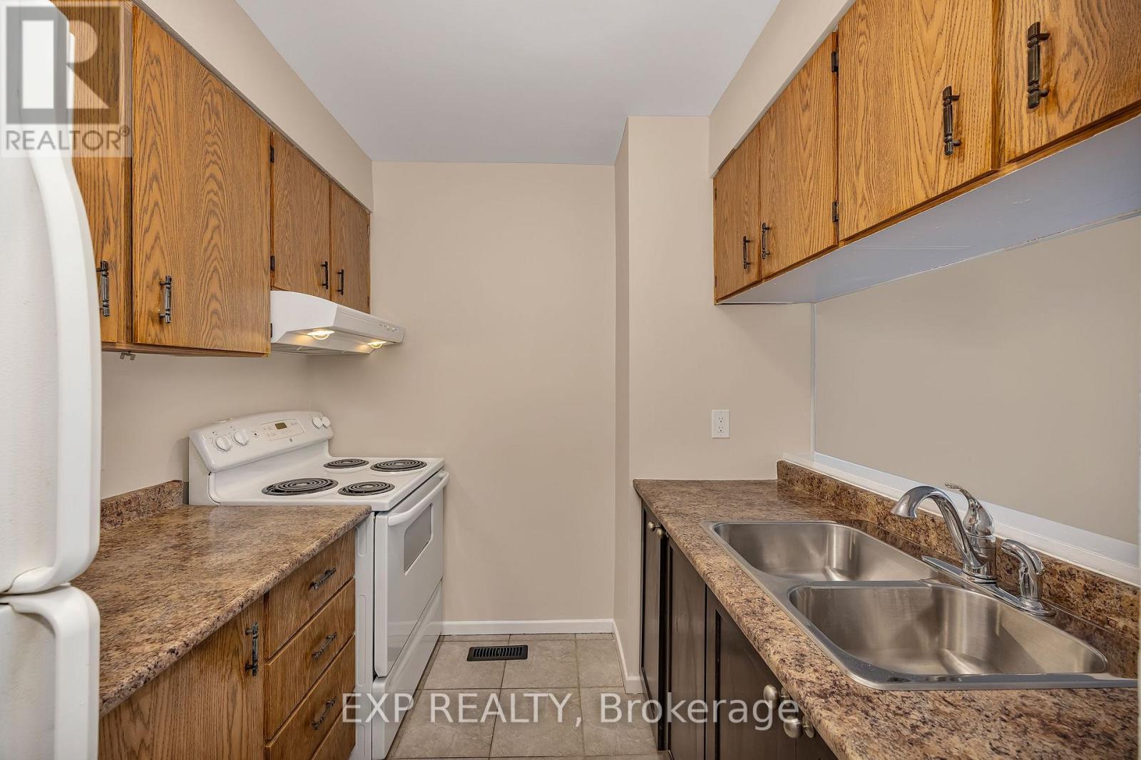 104 - 2570 Southvale Crescent, Ottawa, Ontario  K1B 5B7 - Photo 11 - X12953574