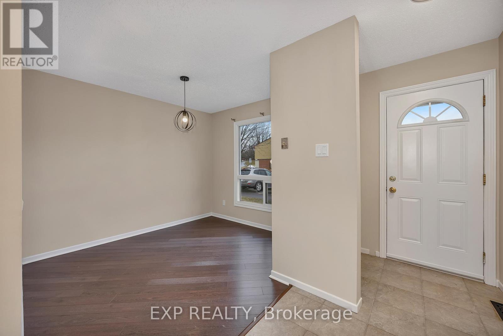 104 - 2570 Southvale Crescent, Ottawa, Ontario  K1B 5B7 - Photo 4 - X12953574