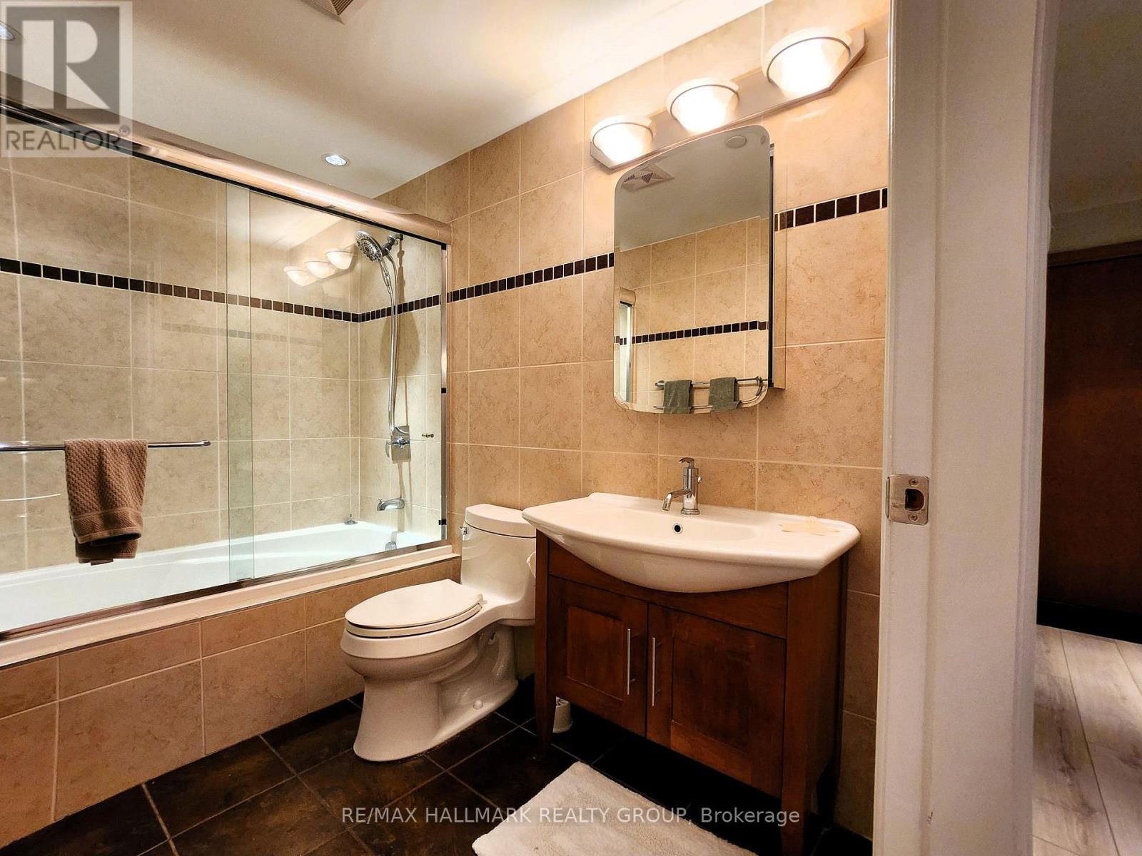 704 - 90 George Street, Ottawa, Ontario  K1N 0A8 - Photo 15 - X12953578