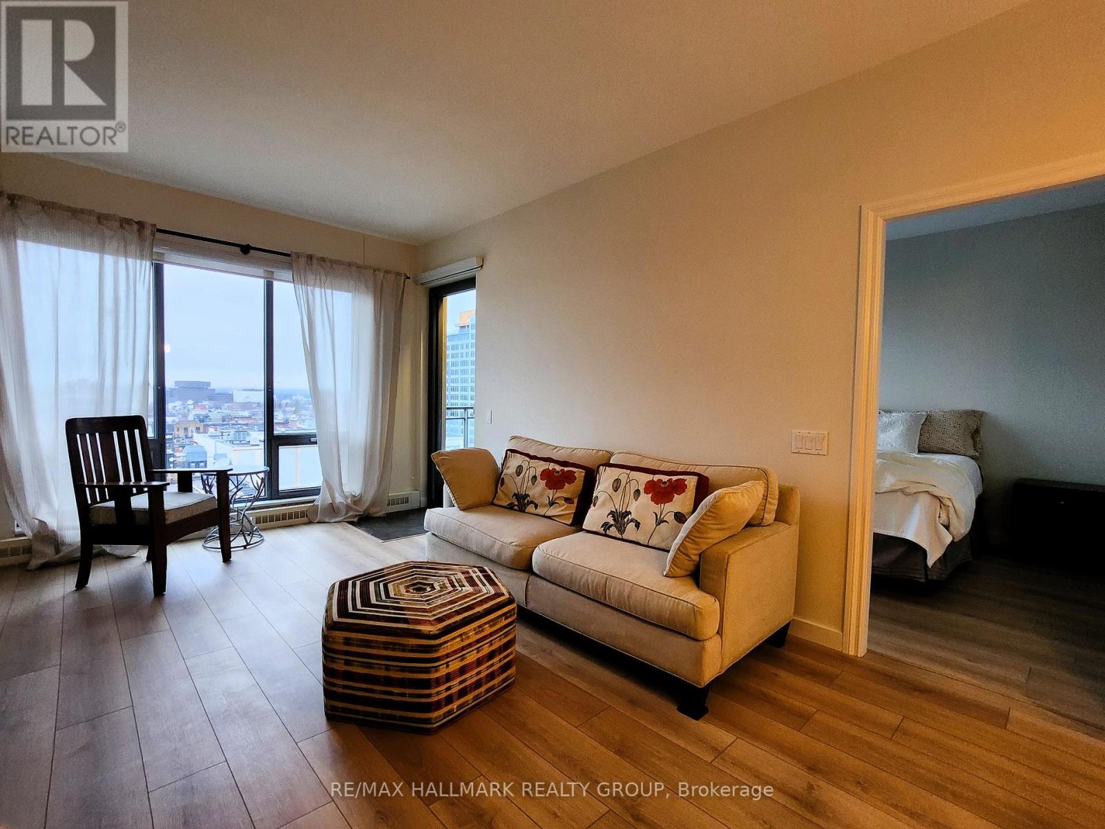 704 - 90 George Street, Ottawa, Ontario  K1N 0A8 - Photo 3 - X12953578