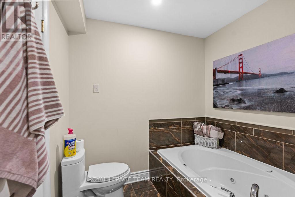295 Gershwin Private, Ottawa, Ontario  K2H 1G5 - Photo 34 - X12953676