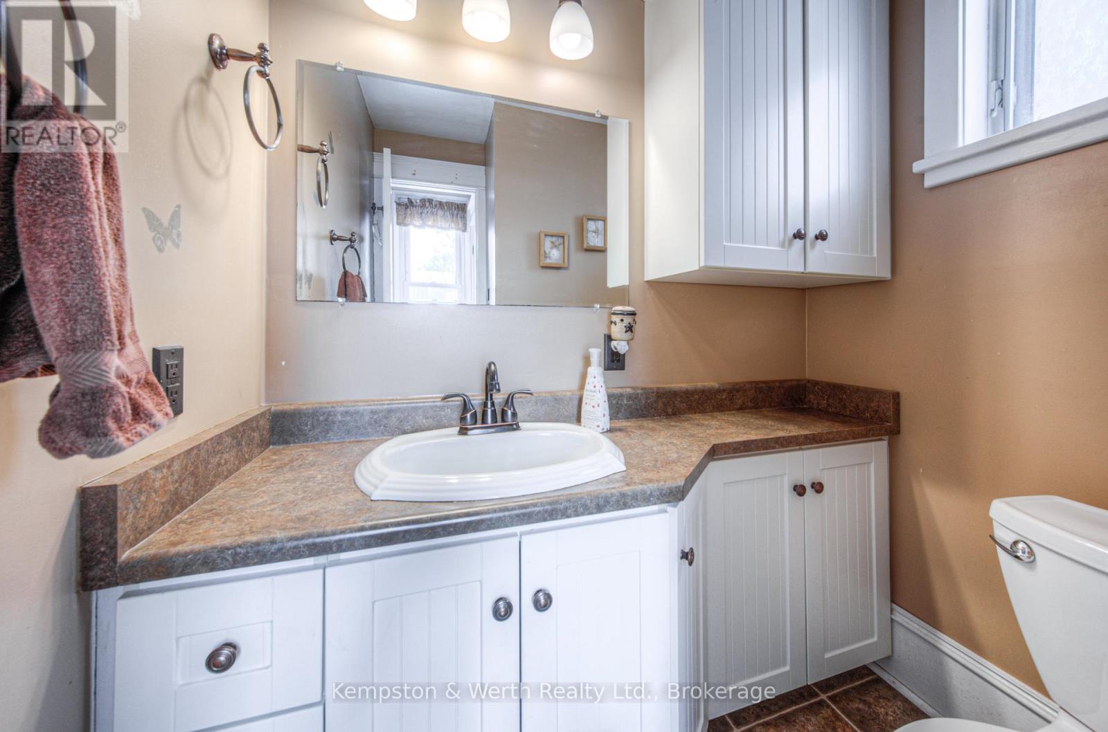 333 Barber Avenue N, North Perth (Listowel), Ontario  N4W 1R8 - Photo 19 - X12661780