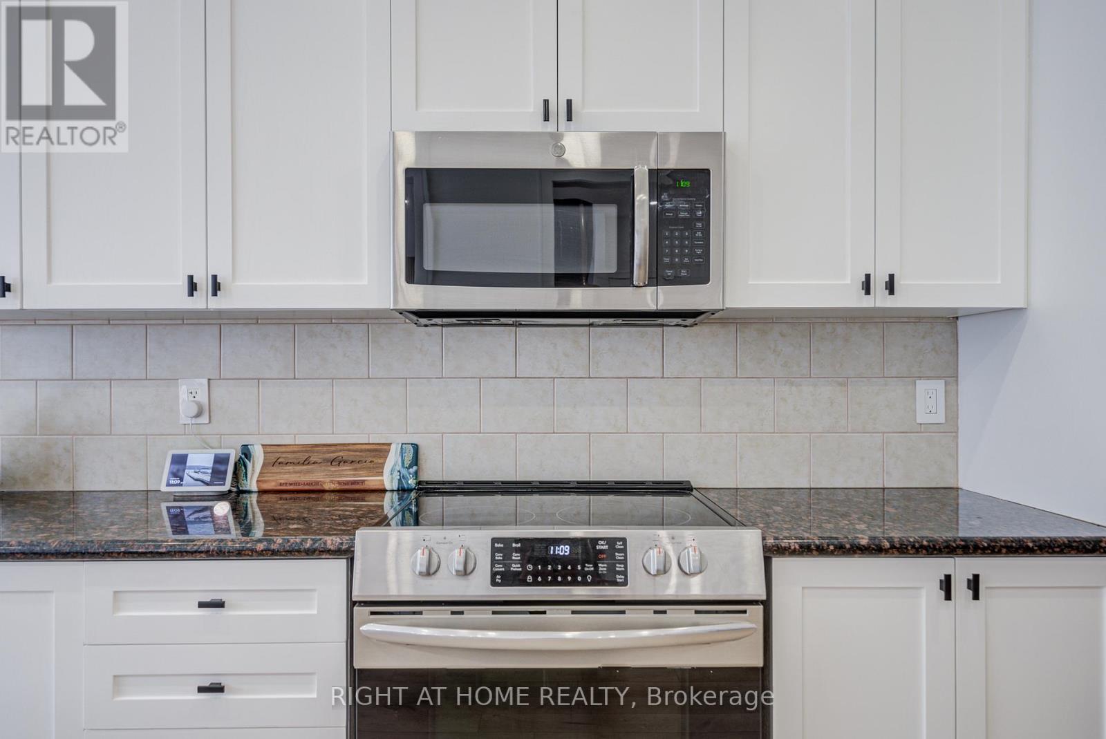 79 The Queensway Way, Barrie, Ontario  L4M 7J3 - Photo 22 - S12952022