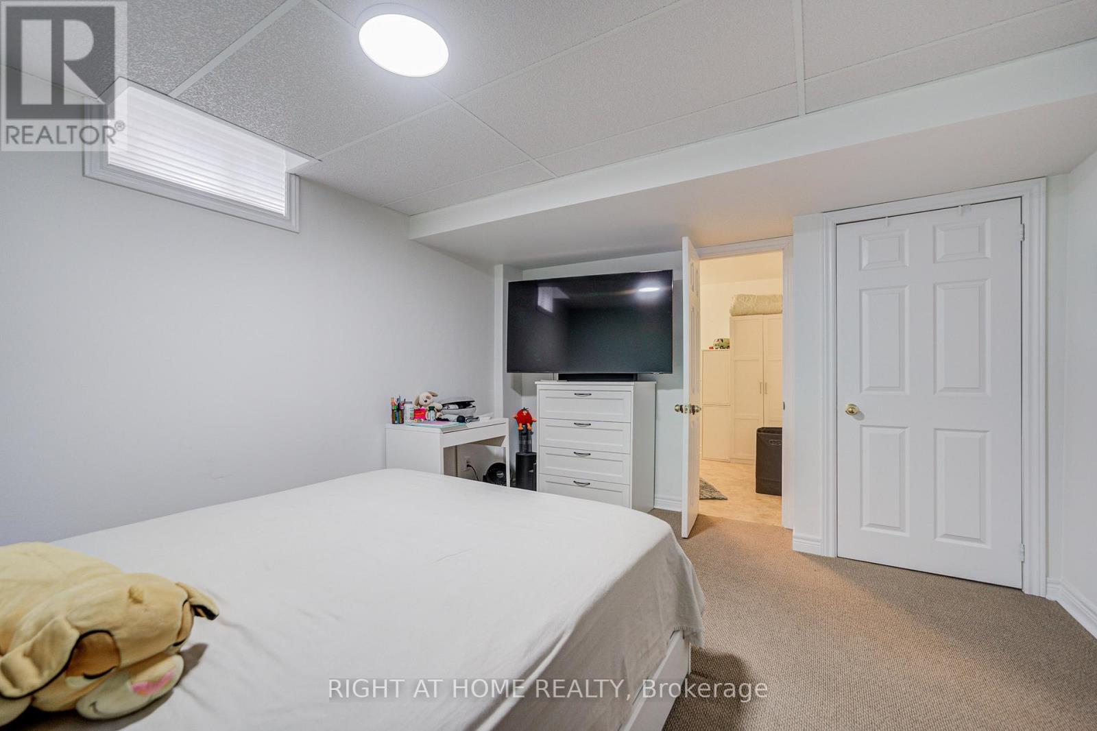 79 The Queensway Way, Barrie, Ontario  L4M 7J3 - Photo 33 - S12952022