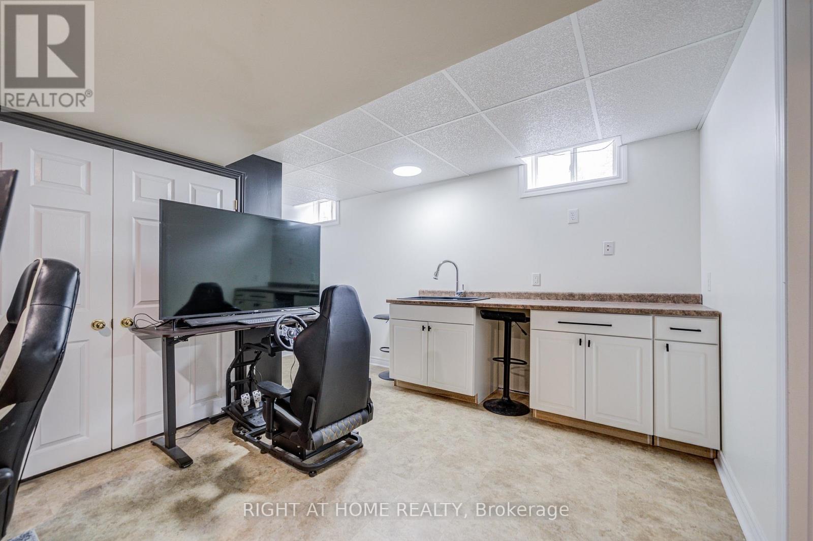 79 The Queensway Way, Barrie, Ontario  L4M 7J3 - Photo 32 - S12952022