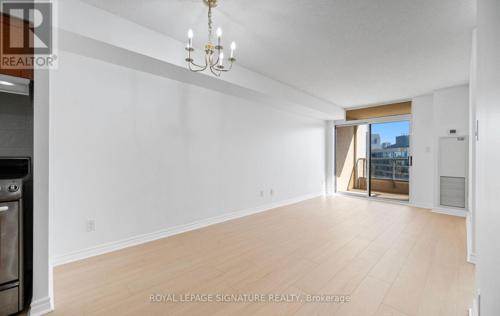 1508 - 3880 Duke Of York Boulevard, Mississauga, Ontario  L5B 4M7 - Photo 4 - W12773672