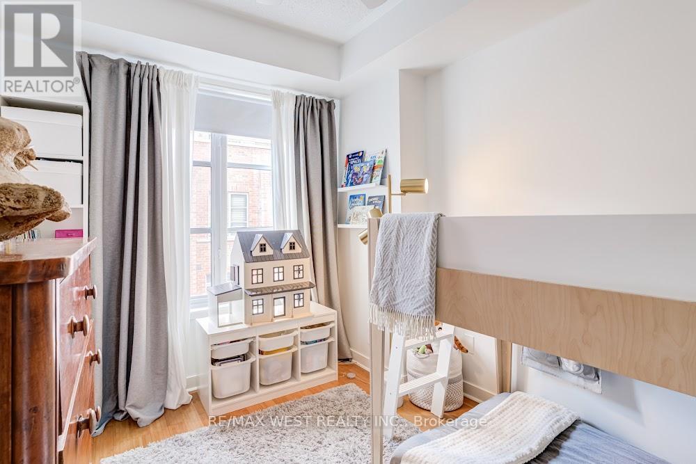 3 - 1396 Bloor Street W, Toronto, Ontario  M6P 4H6 - Photo 18 - W12952792