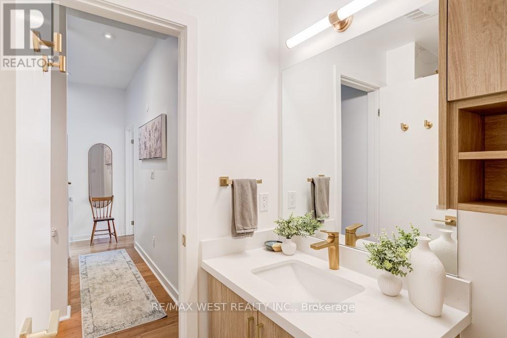 3 - 1396 Bloor Street W, Toronto, Ontario  M6P 4H6 - Photo 21 - W12952792