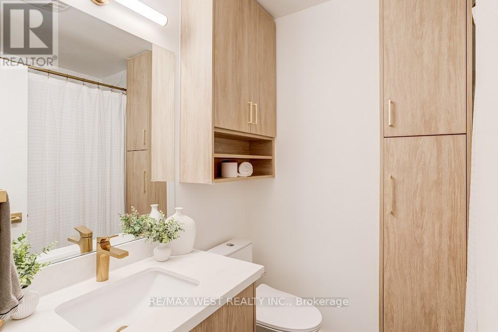 3 - 1396 Bloor Street W, Toronto, Ontario  M6P 4H6 - Photo 20 - W12952792