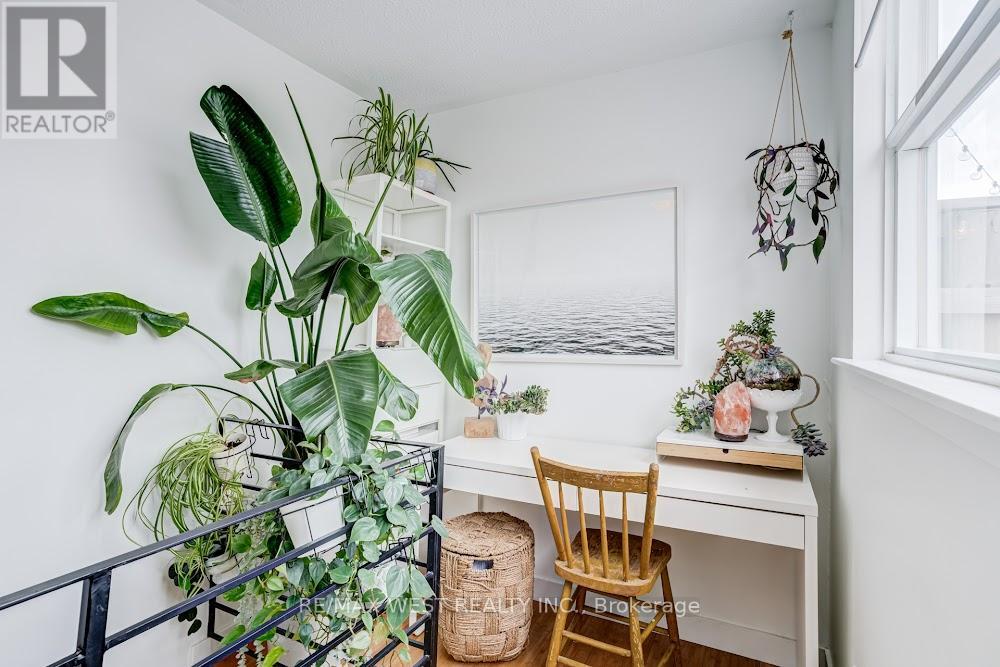 3 - 1396 Bloor Street W, Toronto, Ontario  M6P 4H6 - Photo 23 - W12952792