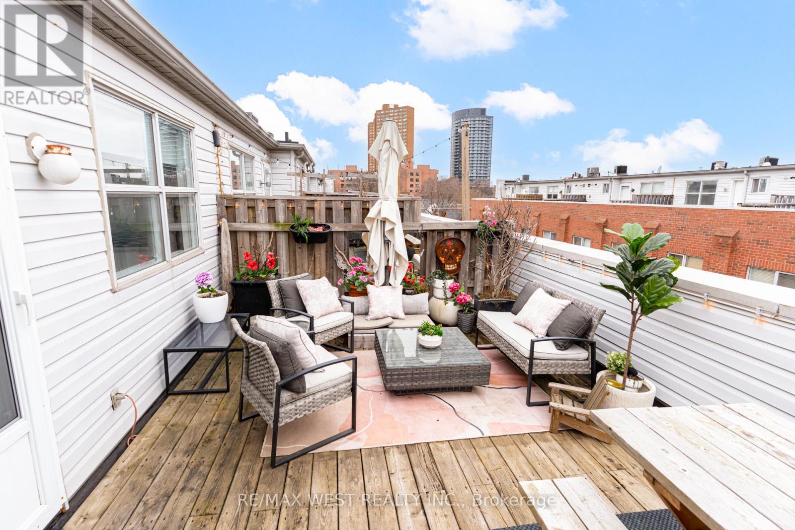 3 - 1396 Bloor Street W, Toronto, Ontario  M6P 4H6 - Photo 25 - W12952792