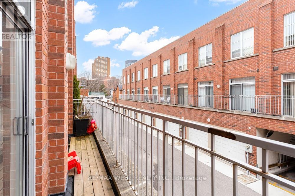 3 - 1396 Bloor Street W, Toronto, Ontario  M6P 4H6 - Photo 29 - W12952792