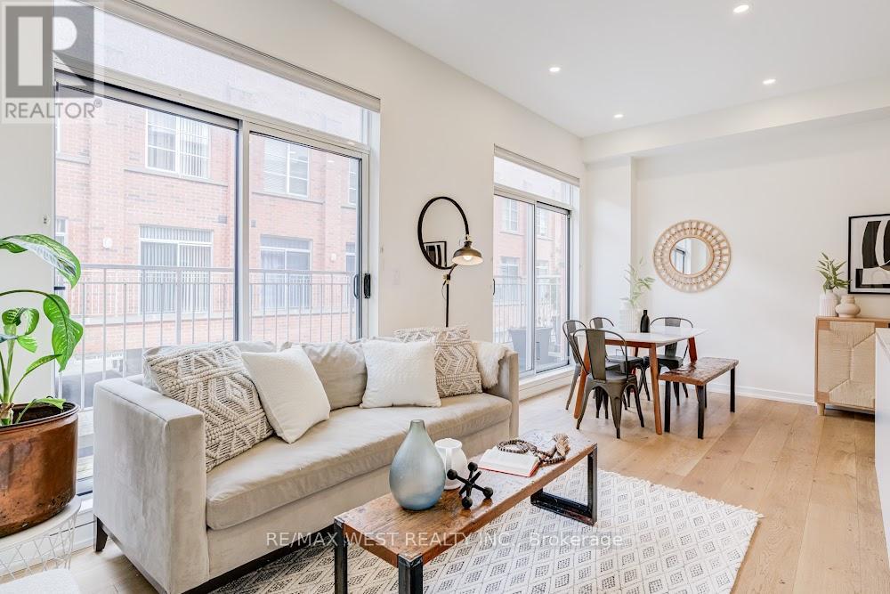 3 - 1396 Bloor Street W, Toronto, Ontario  M6P 4H6 - Photo 13 - W12952792