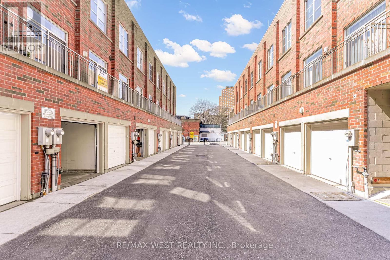 3 - 1396 Bloor Street W, Toronto, Ontario  M6P 4H6 - Photo 32 - W12952792