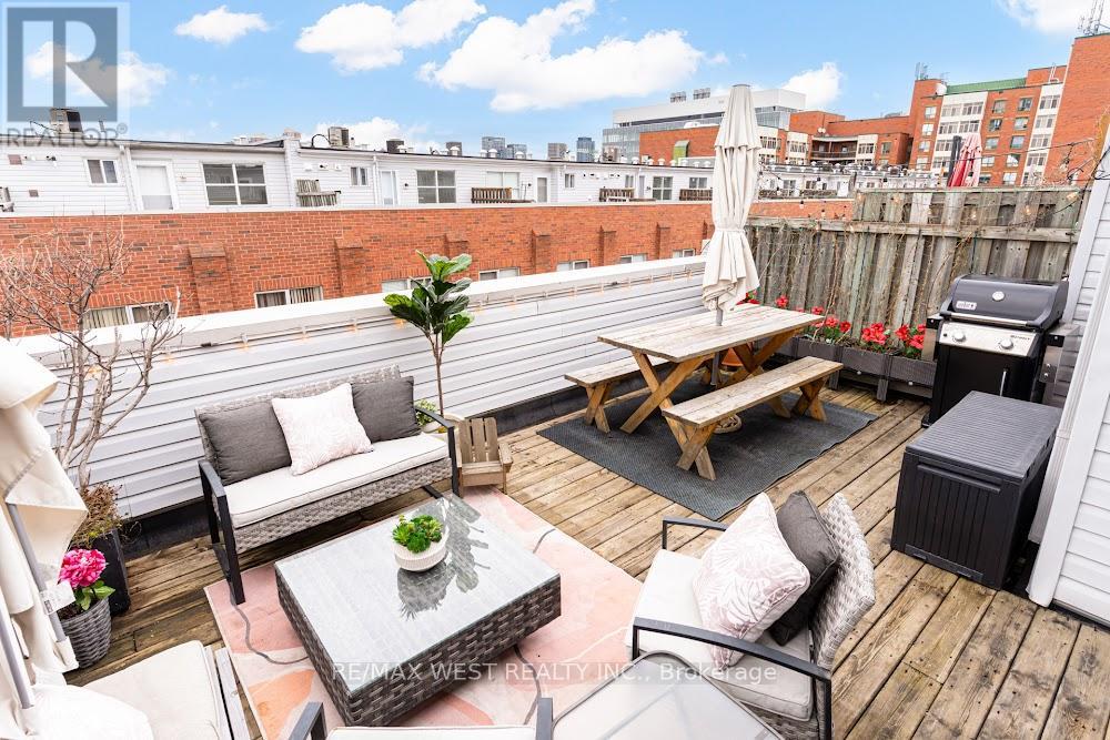 3 - 1396 Bloor Street W, Toronto, Ontario  M6P 4H6 - Photo 24 - W12952792