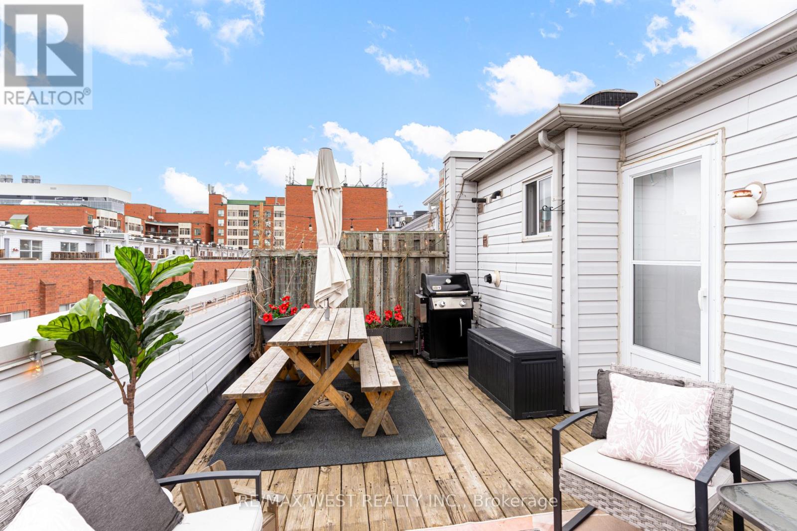 3 - 1396 Bloor Street W, Toronto, Ontario  M6P 4H6 - Photo 26 - W12952792