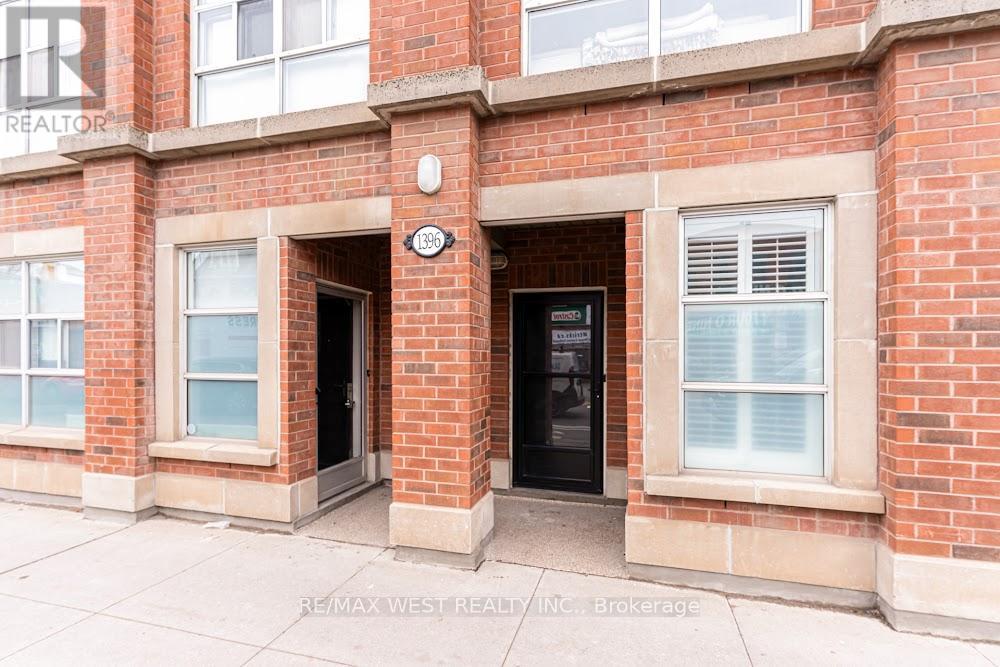 3 - 1396 Bloor Street W, Toronto, Ontario  M6P 4H6 - Photo 3 - W12952792