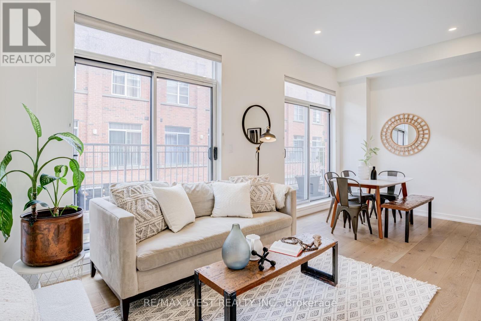 3 - 1396 Bloor Street W, Toronto, Ontario  M6P 4H6 - Photo 9 - W12952792