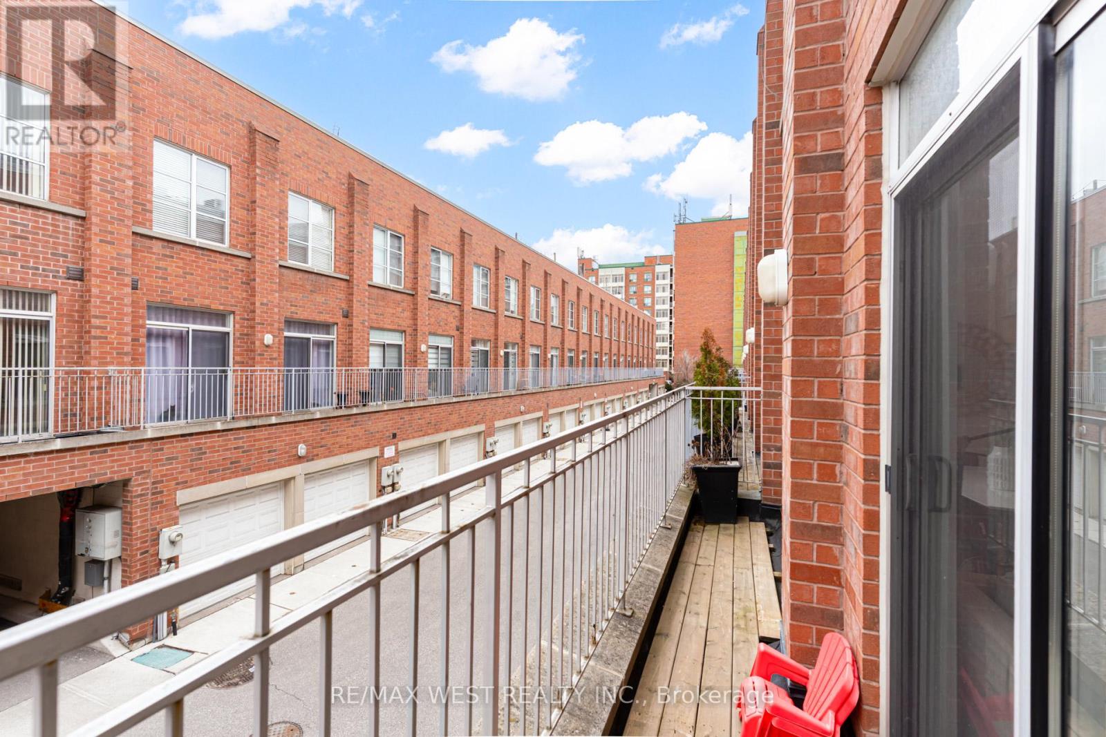 3 - 1396 Bloor Street W, Toronto, Ontario  M6P 4H6 - Photo 30 - W12952792