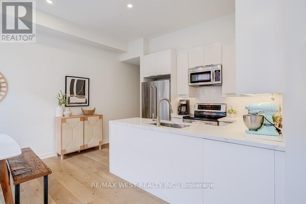 3 - 1396 Bloor Street W, Toronto, Ontario  M6P 4H6 - Photo 6 - W12952792