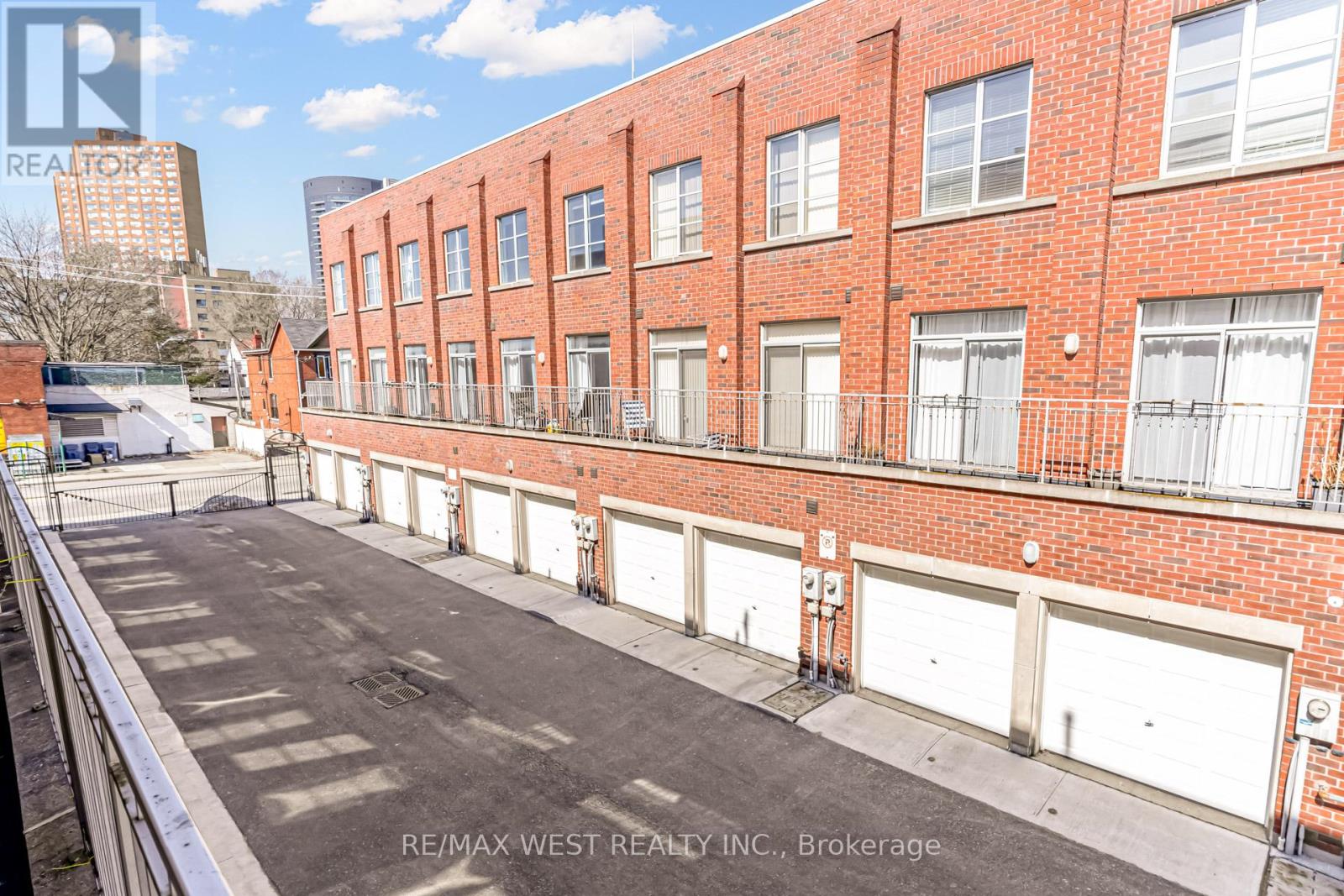 3 - 1396 Bloor Street W, Toronto, Ontario  M6P 4H6 - Photo 31 - W12952792