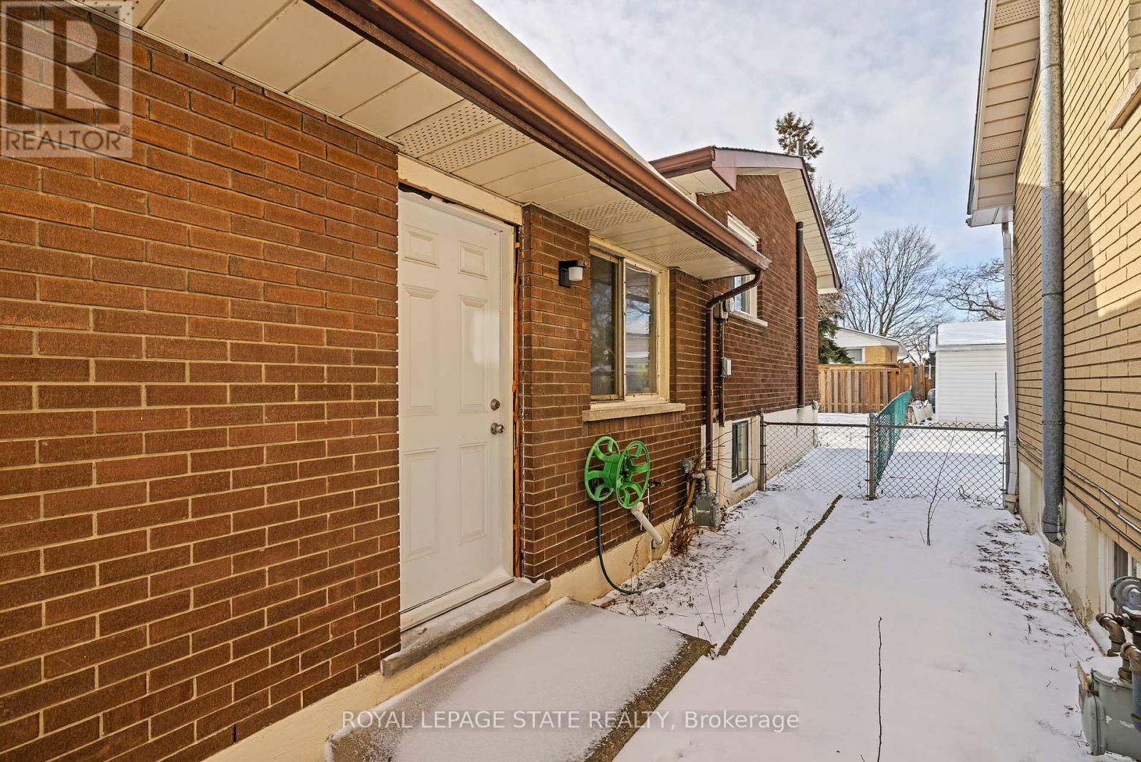 78 Cromwell Crescent, Hamilton, Ontario  L8G 2G2 - Photo 4 - X12720388