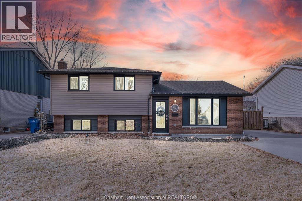 44 Rossini Crescent, Chatham, Ontario  N7L 4N3 - Photo 3 - 26004209