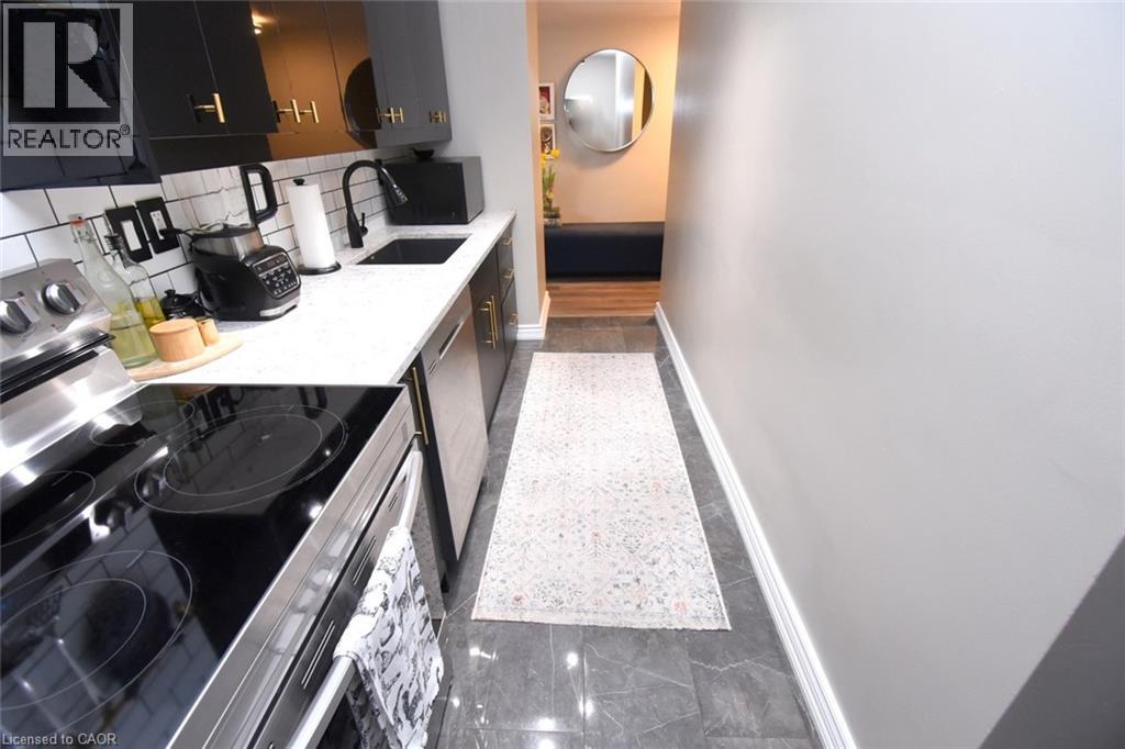 15 Nicklaus Drive Unit# 11, Hamilton, Ontario  L8K 5J5 - Photo 4 - 40815776