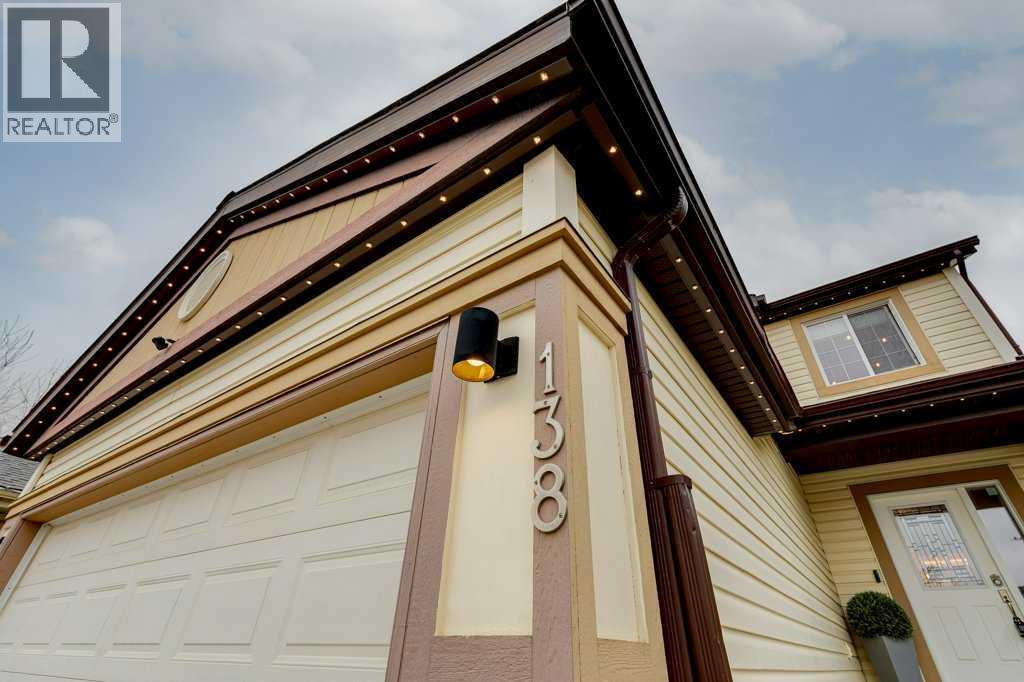 138 Sagewood Landing Sw, Airdrie, Alberta  T4B 3N4 - Photo 3 - A2296079