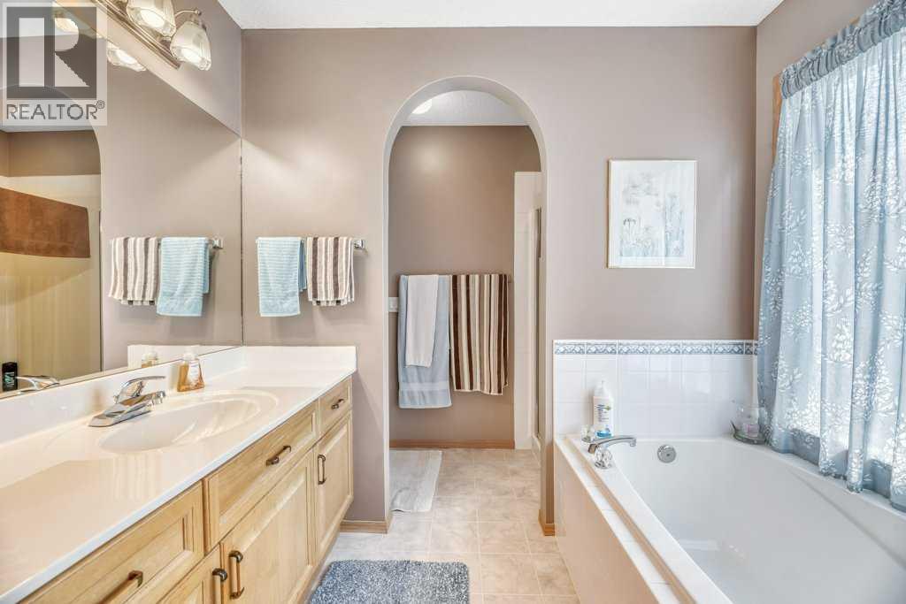 141 West Creek Crescent, Chestermere, Alberta  T1X 1H3 - Photo 32 - A2296511