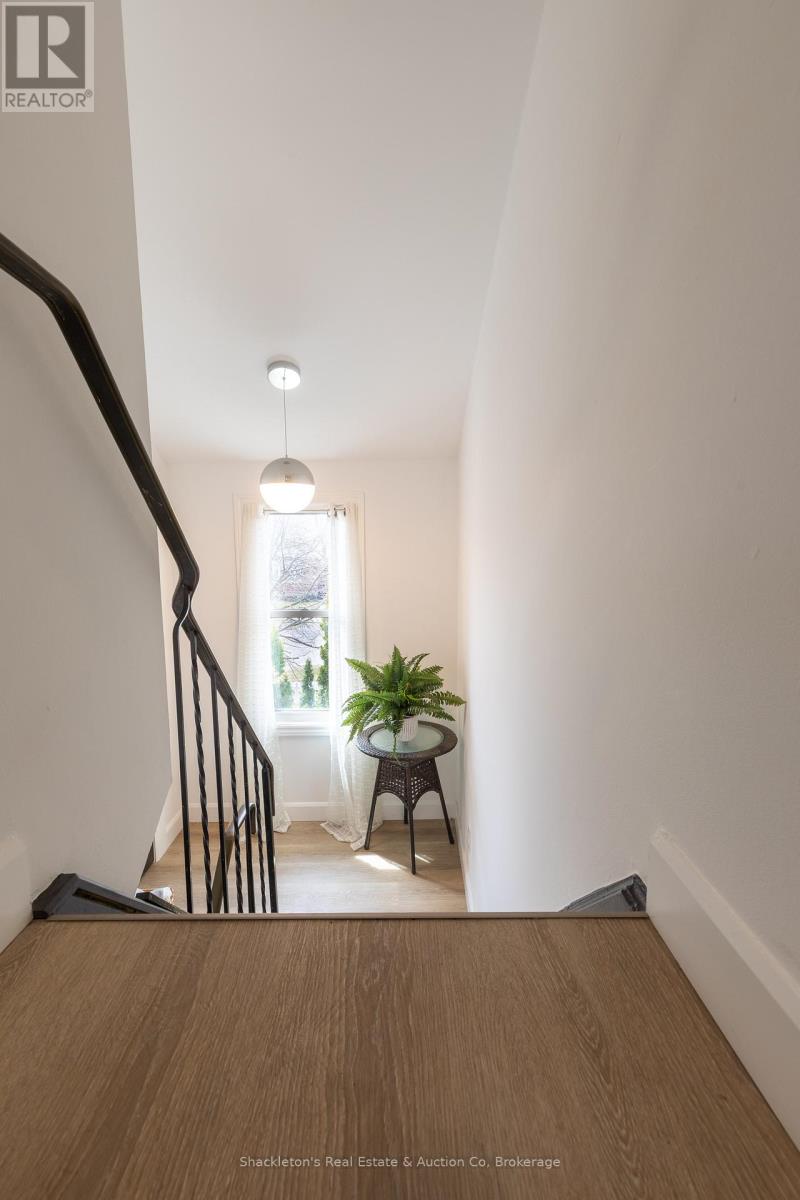 442 Glastonbury Drive, Stratford, Ontario  N5A 7G9 - Photo 24 - X12953716