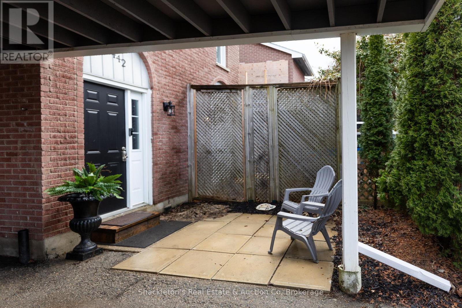 442 Glastonbury Drive, Stratford, Ontario  N5A 7G9 - Photo 3 - X12953716