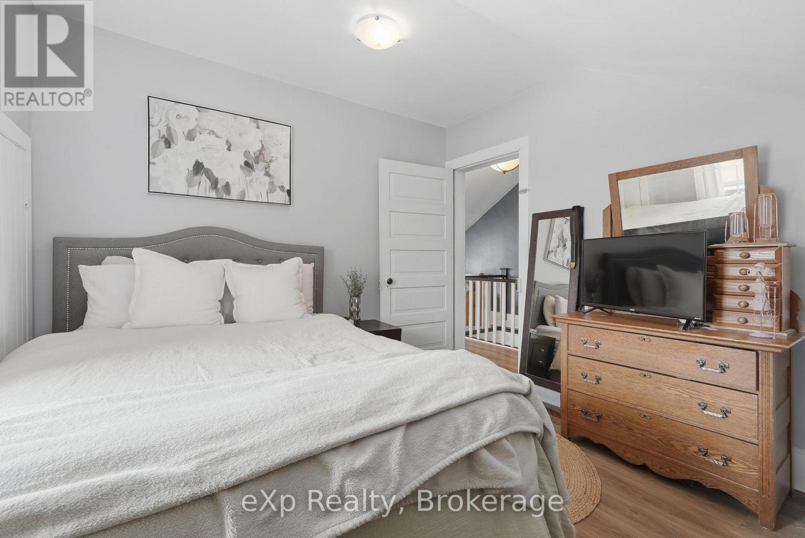 255 Waterloo Street, Wellington North, Ontario  N0G 2L3 - Photo 30 - X12953718