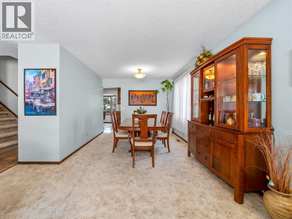 19 Scenic Green NW, Calgary, Alberta  T3L 1A1 - Photo 7 - A2296929