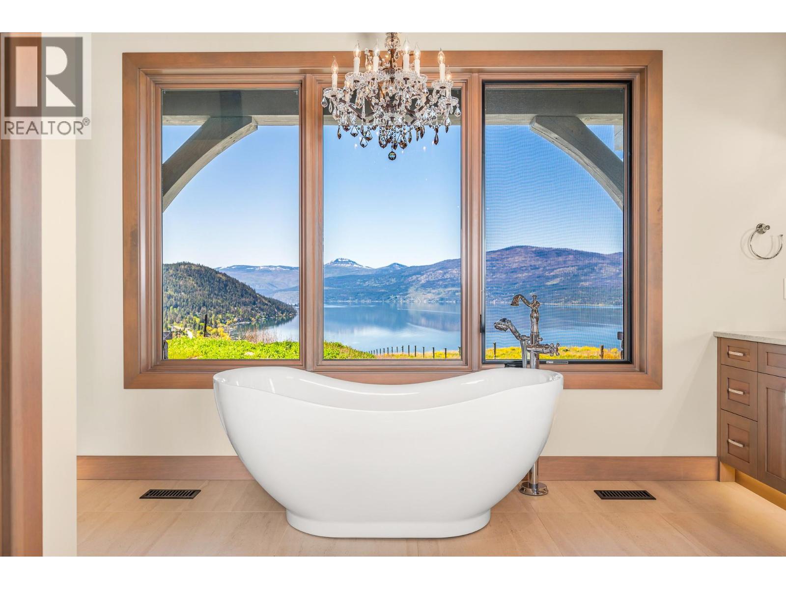 8399 Bench Row Road, Vernon, British Columbia  V1H 1H3 - Photo 16 - 10380460