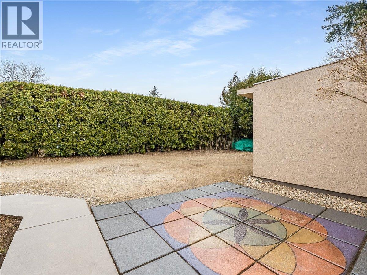 1115 7th Avenue, Castlegar, British Columbia  V1N 1S5 - Photo 10 - 10381532