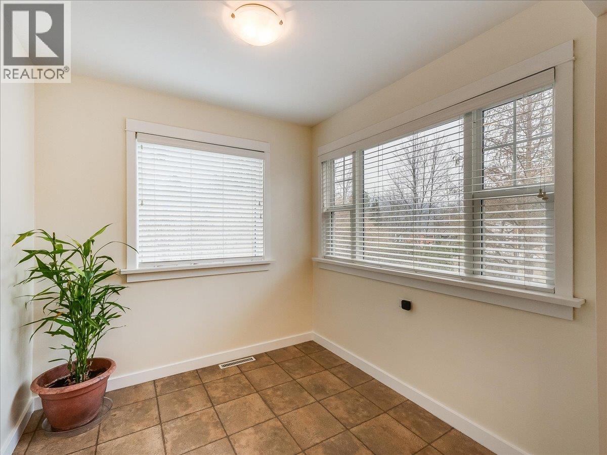 1115 7th Avenue, Castlegar, British Columbia  V1N 1S5 - Photo 18 - 10381532