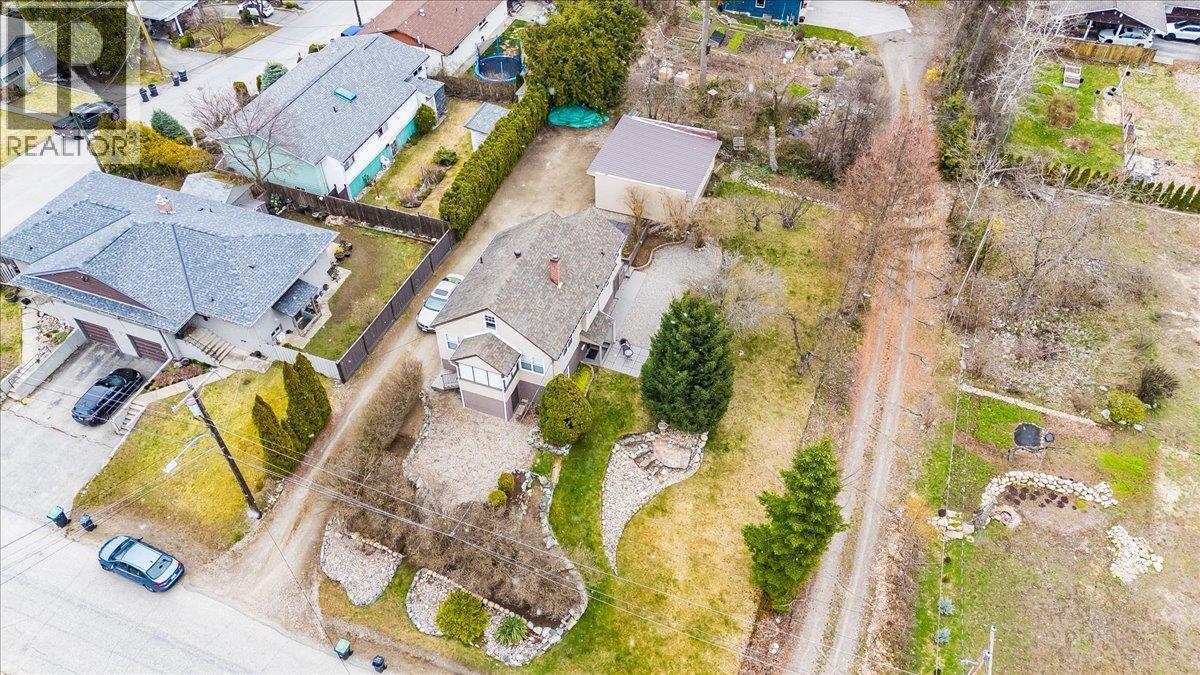 1115 7th Avenue, Castlegar, British Columbia  V1N 1S5 - Photo 12 - 10381532