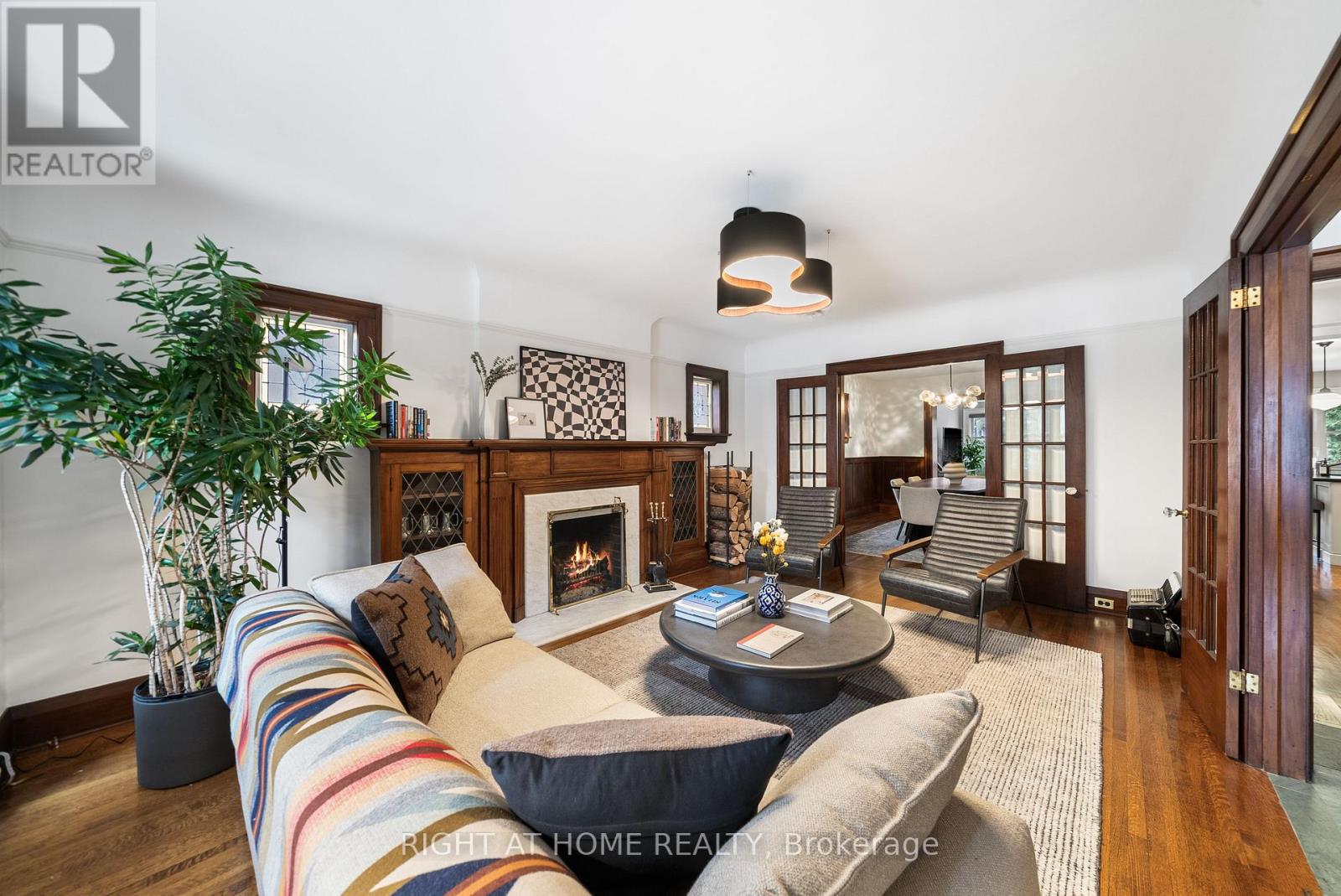 113 Eastbourne Avenue, Toronto, Ontario  M5P 2G4 - Photo 3 - C12953538