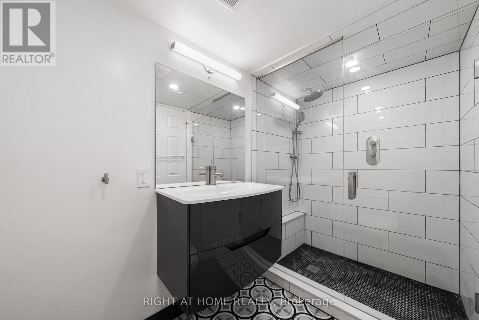 113 Eastbourne Avenue, Toronto, Ontario  M5P 2G4 - Photo 39 - C12953538