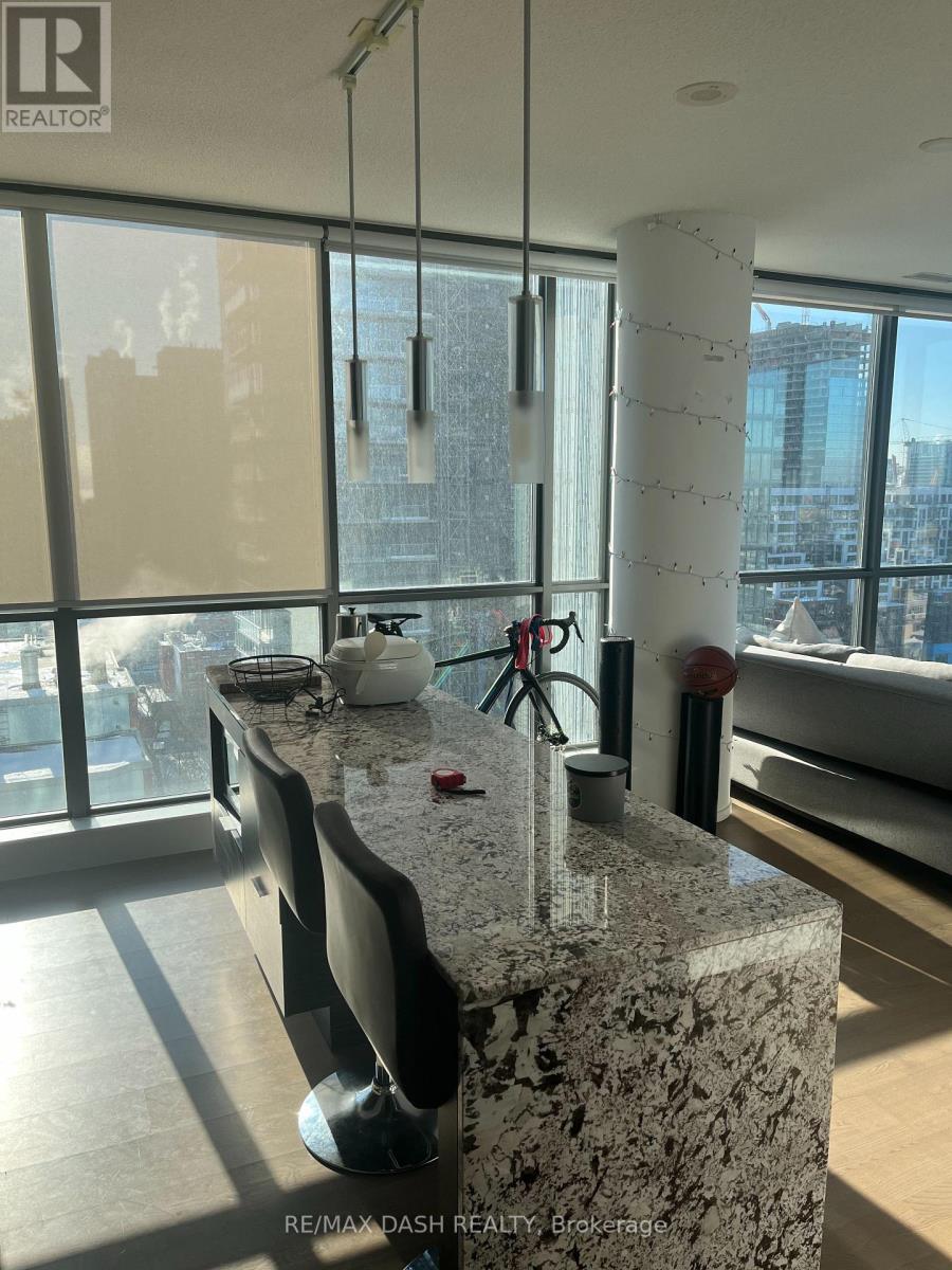 1907 - 8 Charlotte Street, Toronto, Ontario  M5V 0K4 - Photo 4 - C12953604