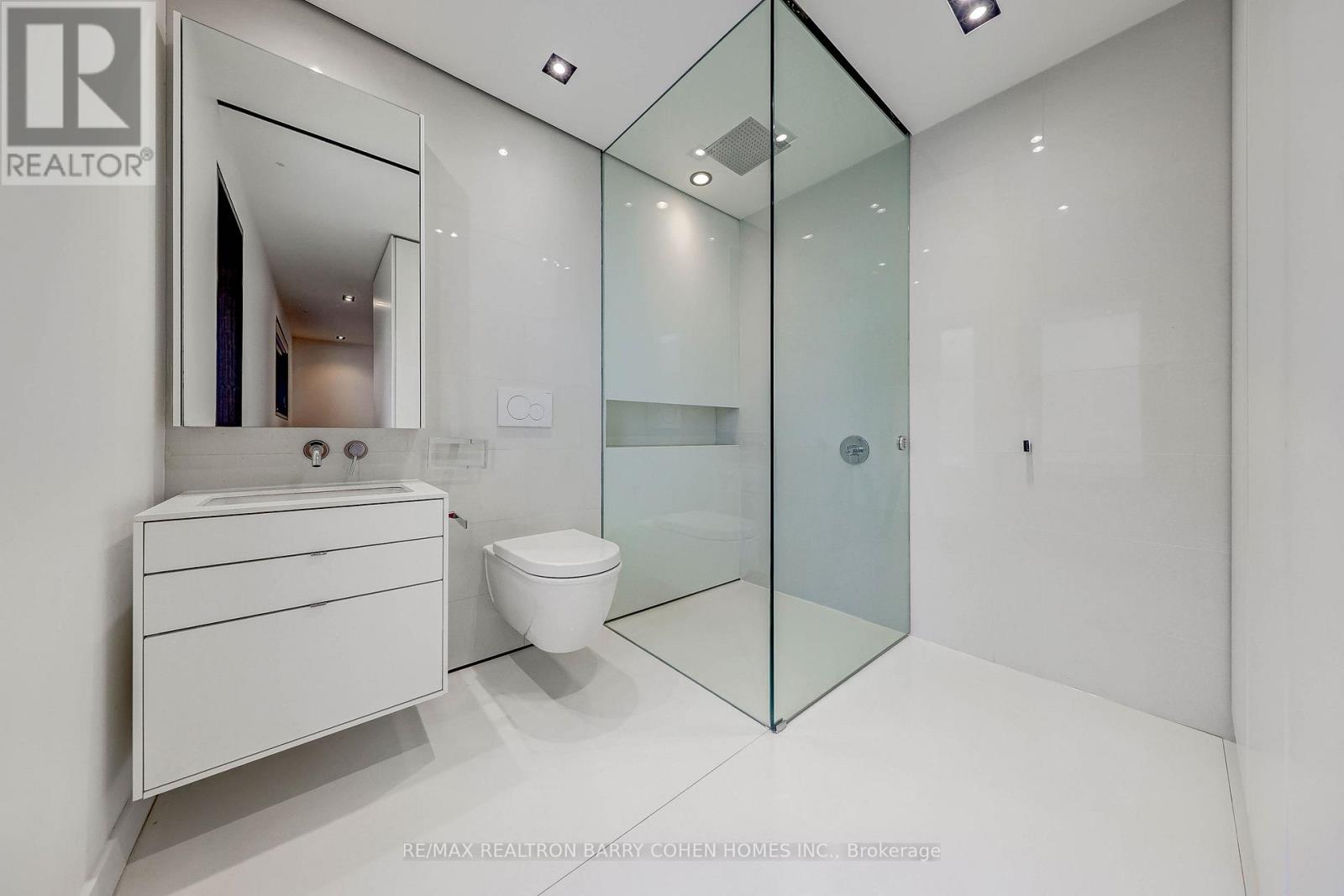 6 Bannatyne Drive, Toronto, Ontario  M2L 2N7 - Photo 26 - C12953646