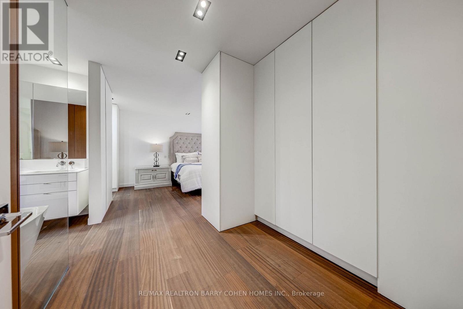 6 Bannatyne Drive, Toronto, Ontario  M2L 2N7 - Photo 29 - C12953646