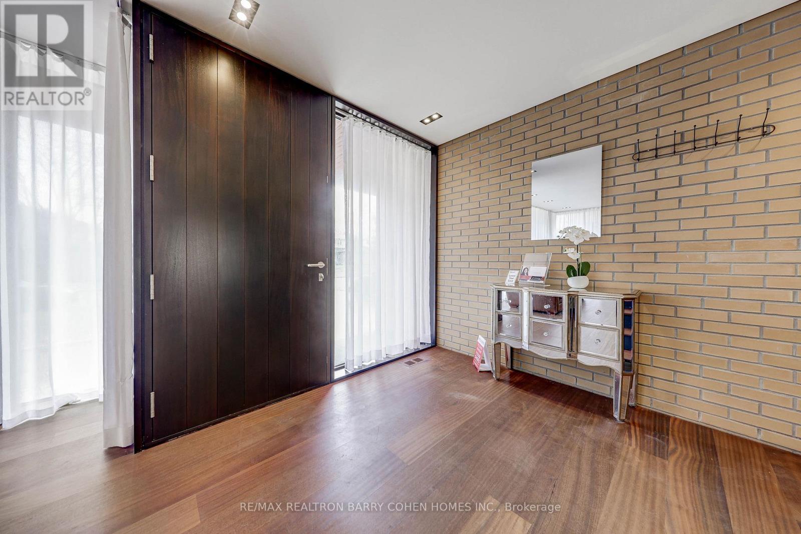 6 Bannatyne Drive, Toronto, Ontario  M2L 2N7 - Photo 3 - C12953646