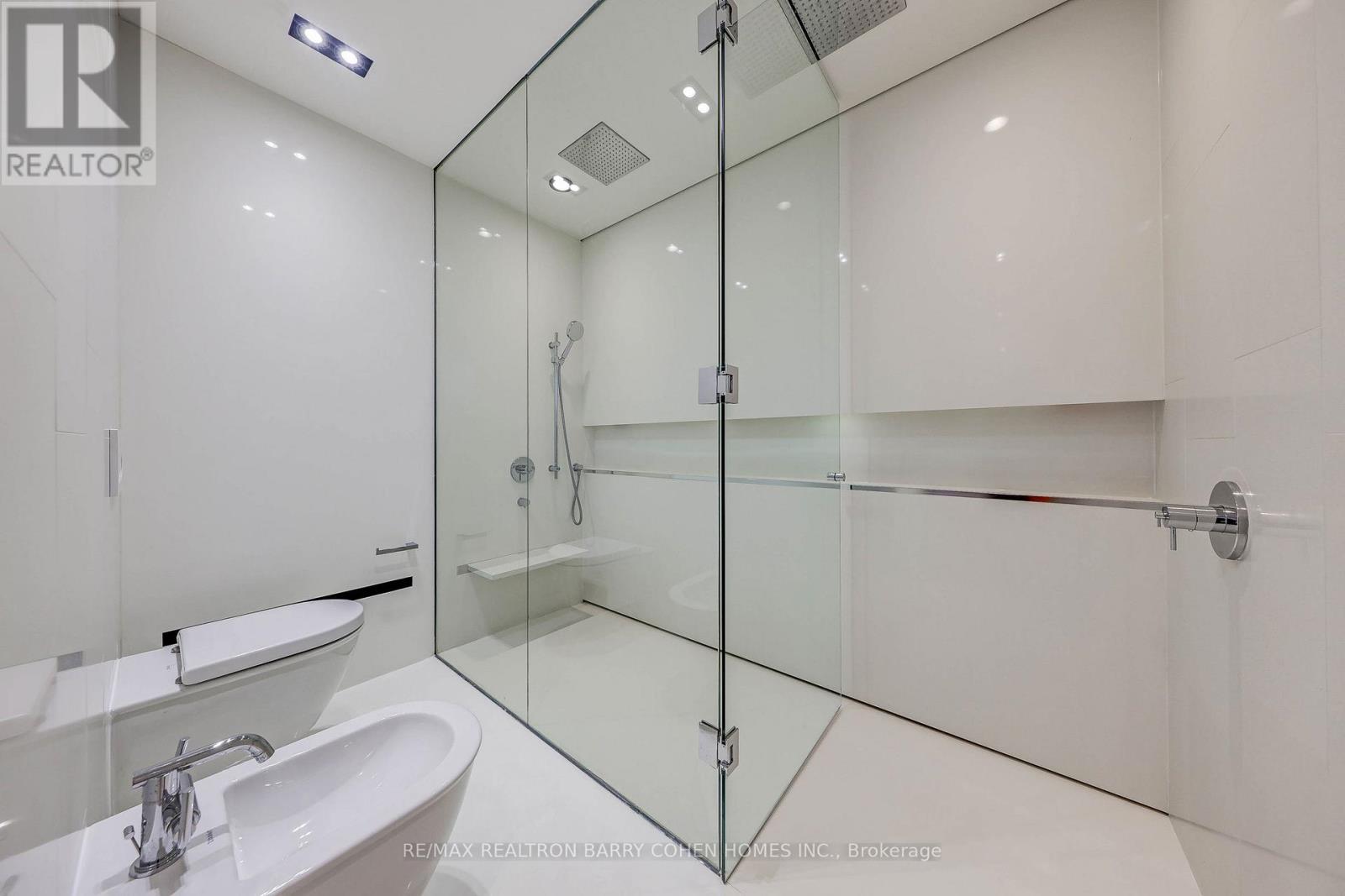 6 Bannatyne Drive, Toronto, Ontario  M2L 2N7 - Photo 34 - C12953646