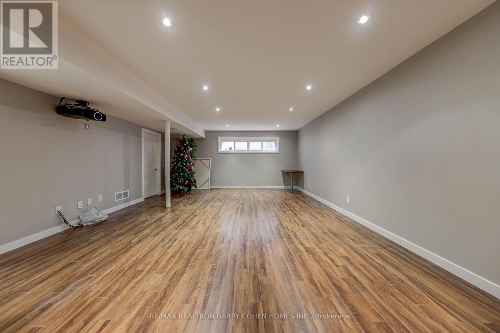 6 Bannatyne Drive, Toronto, Ontario  M2L 2N7 - Photo 36 - C12953646