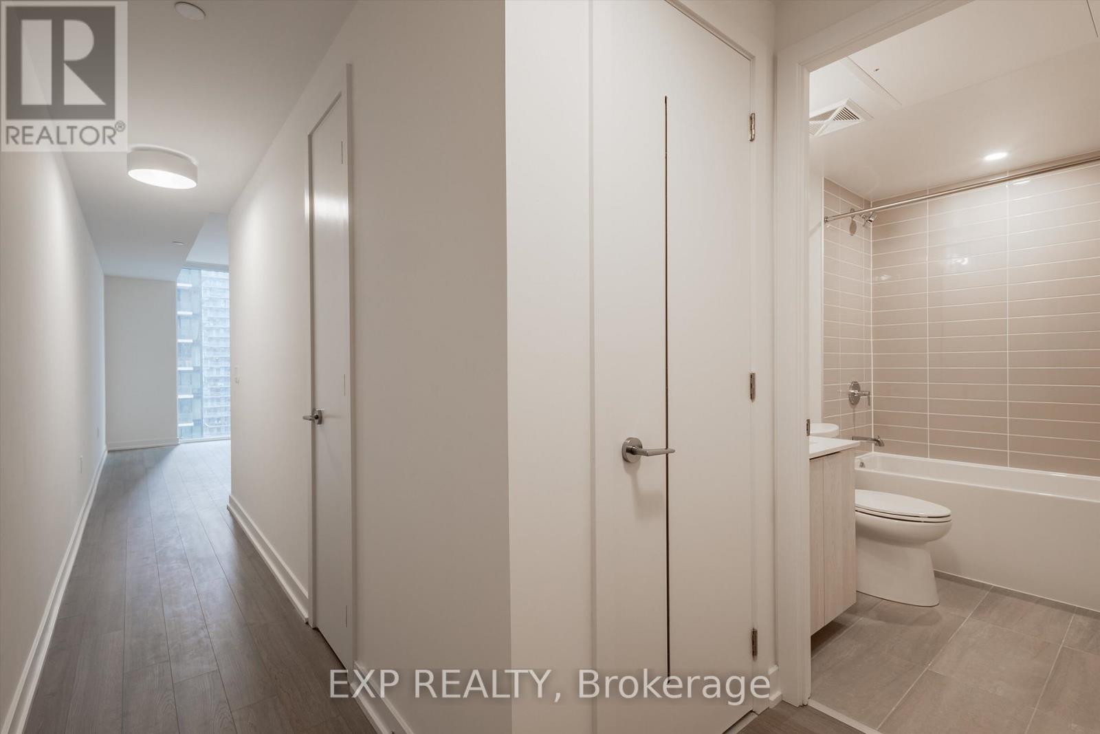 1707 - 357 King Street W, Toronto, Ontario  M5V 1K1 - Photo 2 - C12953752