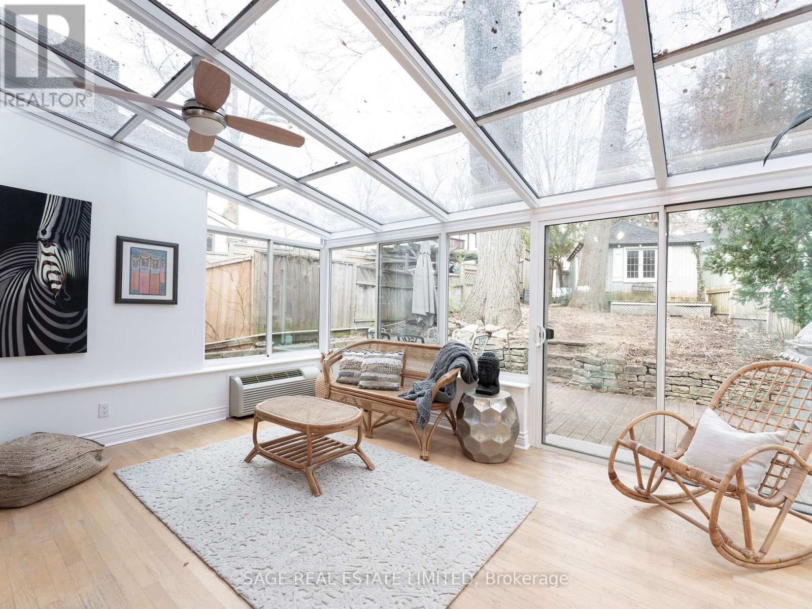 252 Glen Manor Drive W, Toronto, Ontario  M4E 2Y2 - Photo 10 - E12953536