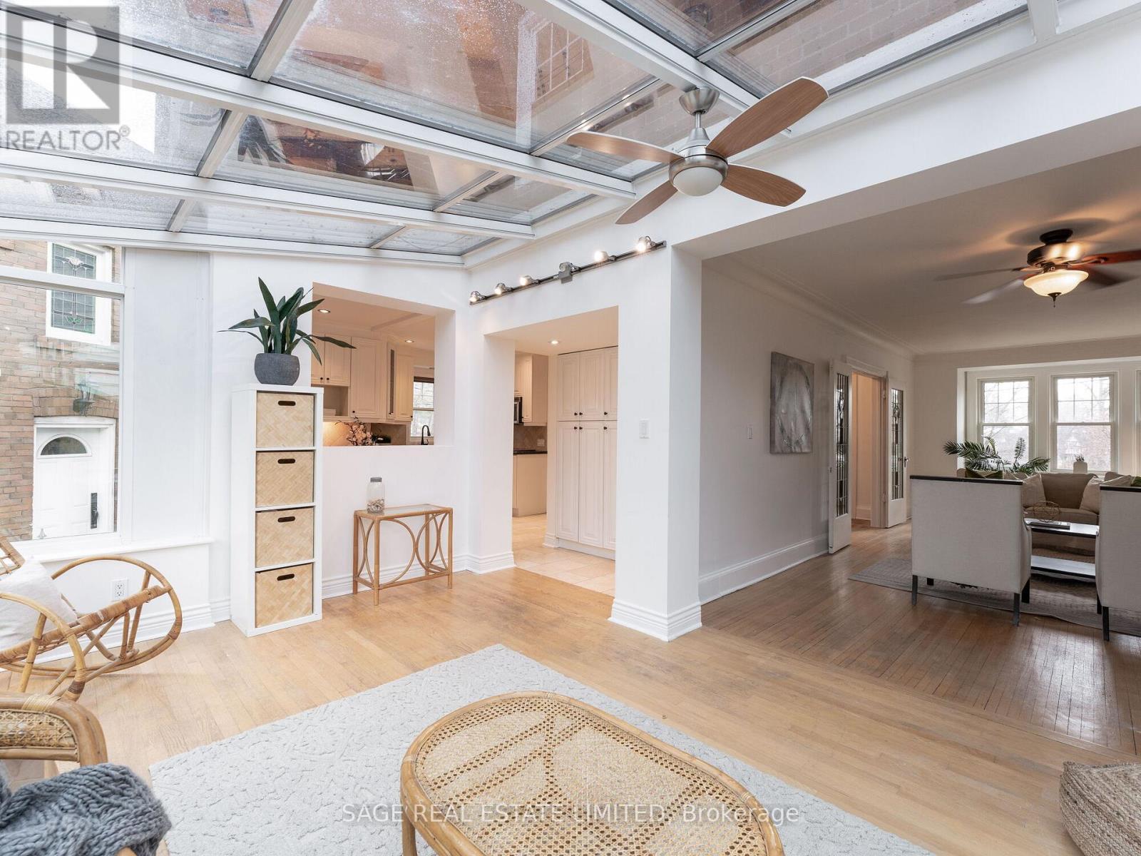 252 Glen Manor Drive W, Toronto, Ontario  M4E 2Y2 - Photo 11 - E12953536