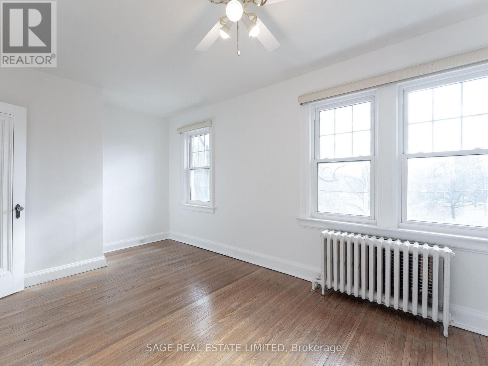 252 Glen Manor Drive W, Toronto, Ontario  M4E 2Y2 - Photo 21 - E12953536